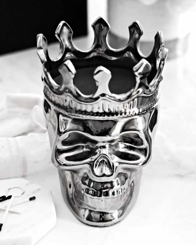 Silvertone Maximilien Skull Candle, 23.3 oz. - The Aroma Scent